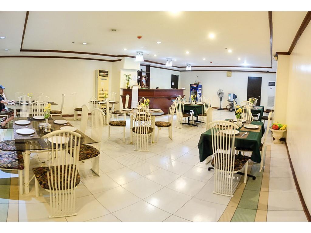 Crowne Garden Hotel Cebu Stadt Exterior foto