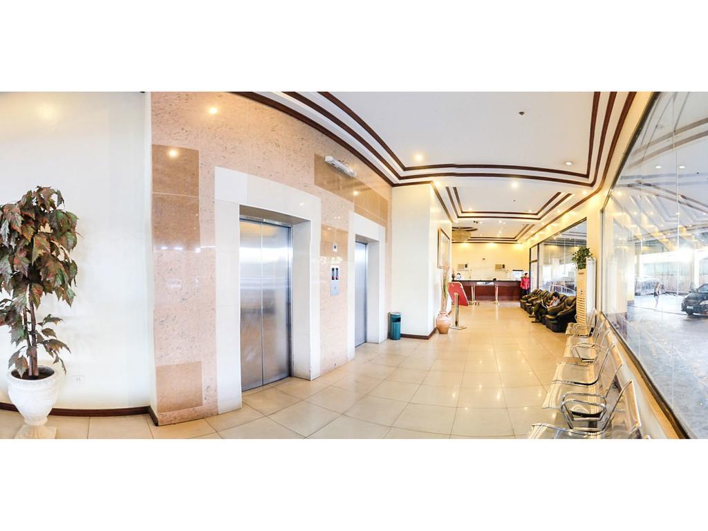 Crowne Garden Hotel Cebu Stadt Exterior foto