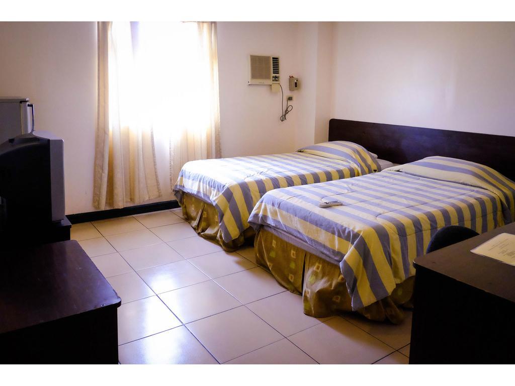 Crowne Garden Hotel Cebu Stadt Zimmer foto