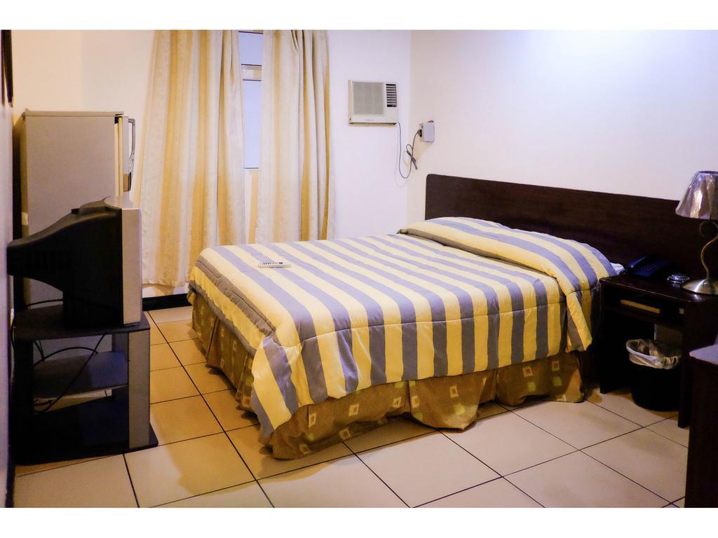 Crowne Garden Hotel Cebu Stadt Zimmer foto